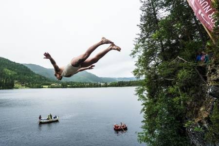 Torkel i sin hvite badedrakt igjen