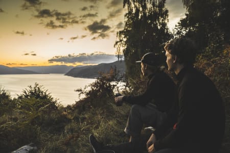 BLIR Å SE PÅ WEB: Vetle Eriksen Dirdal og Håvard Skaar Skogesal er profilene i FFTV sin nye serie Sognefjorden Cowboys. Bilde: Bård Basberg