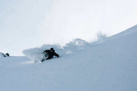 GODE SNØDAGER: Stinius Hoseth Skjøtskift nyter nysnøen i Hintertux. Foto: Gard Gauteplass