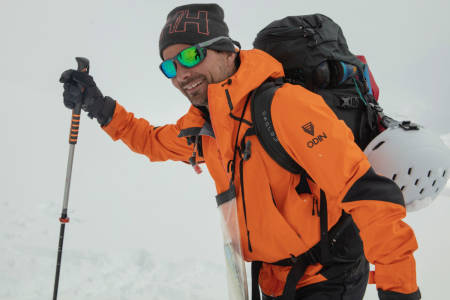 PÅ SKITUR: Fredrik Luytkis var ikke utelukkende positiv til nivået til deltakerne på turen til Skålatårnet. Foto: Matti Bernitz
