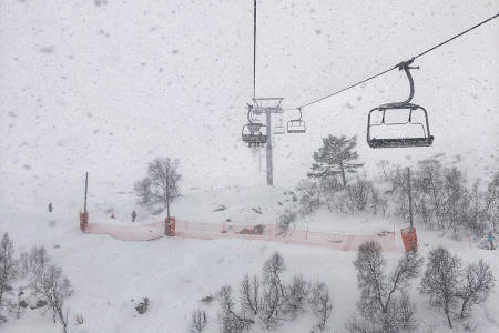 NYSNØ: Det snødde rimelig greit på Strandafjellet i helga. Foto: Oscar Almgren/Uteguiden