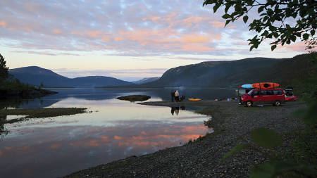 Benjamin Hjort har vært utallige reisereportasjer. Her fra en campingplass ved Unkervatnet i Fri Flyt 89.