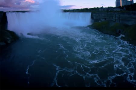 NIAGARA: Det er her han vil padle ned. Foto: Skjermdump