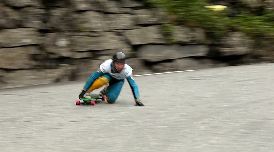 VÅTT: Som det meste annet under årets Ekstremsportveke, var det vått også for longboarderne.