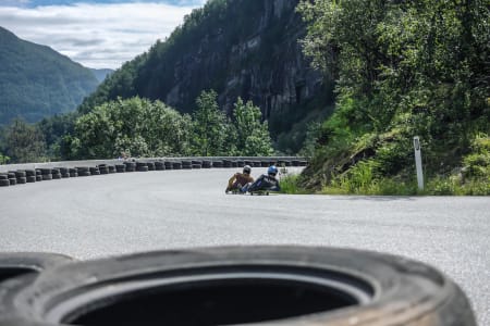 LONGBOARD: Leik og moro i Skjervet er viktig på Veko-programmet. Foto: Daniel Sapak