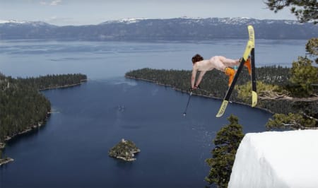 MORSOMHETER: Naken-frontflip er kanskje ikke de aller artigste i traileren, men det sier noe om hva vi kan forvente fra MSP til høsten.