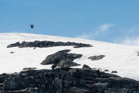 Åsmund Thorsen starta med en sideflip. Foto: Vegard Breie