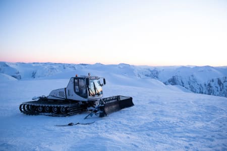 STARTER NÅ: Fredag og lørdag blir det catskiing på Stryn sommerskisenter – samtidig som Strynefestivalen braker løs! Foto: Anki Grøthe