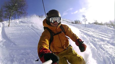 HAUKELI: Bård Gundersen dokumenterer pudderkjøringa i Haukelifjell.