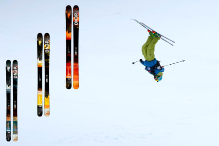 PROMODELL: Norges eneste skikjører i årets Freeride World Tour. Dennis Risvoll, får sin egen versjon av On3p-skia Wrenegade neste sesong -i 113 millimeters midtbredde. Foreløpig er det kun sluppet bilder av de tre smaleste modellene. Actionbilde: Martin I. Dalen