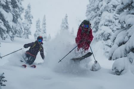 SHREDINNE: Ida Nilsen er ikke fremmed for verken dyp snø eller bratt skikjøring. Foto; Mattias Fredriksson