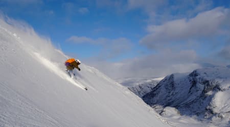 I FJOR: Lom Skifestival i 2017 ble en temmelig deilig affære, men arrangør Dag Inge Bakke tror skiforholdene er enda bedre i år. Foto: Anders Kunze Juul-Dam