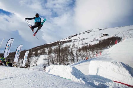 Robert Ruud avslutta sitt siste finalerun med en fet 180 tailgrab -etter kræsj lenger opp i løypa.