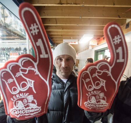 GO FERNIE: Jørgen Granli holder med Fernie Ghost Riders! Bilde: Christian Nerdrum