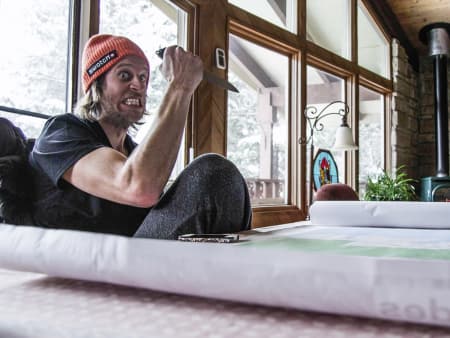FARLIG BEGJER: Han er nok ikke så slem som han ser ut som på bildet. Men Cody Townsend har en tendens til å drepe alle fjellsider han møter på.