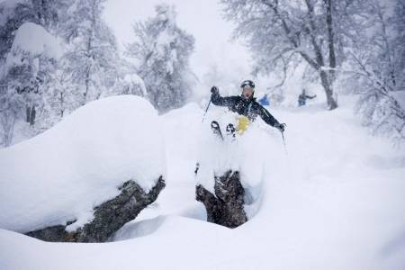 PÅ HELLYLAGET: Sondre Lindkjølen –Norges Eric Hjorleifson- er ny på Helly Hansen-teamet.