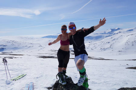 GOD STEMNING: Turid Kleveland og Erlend Bremnes gleder seg over toppturlivet.