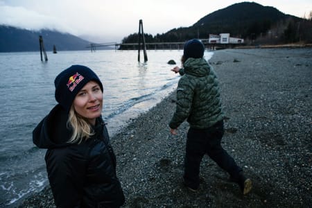 HEDRER: I den nye skifilmen Between hedres Rapaport. Foto: Oskar Enander