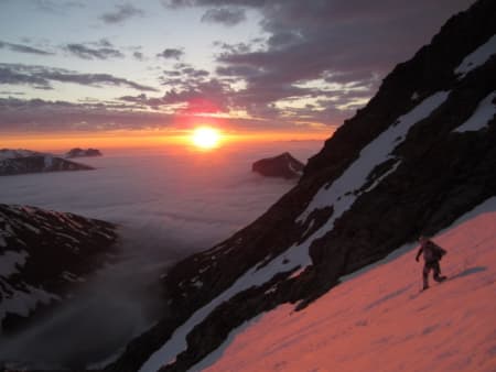 VAKKERT: Solnedgang på Dronninga.