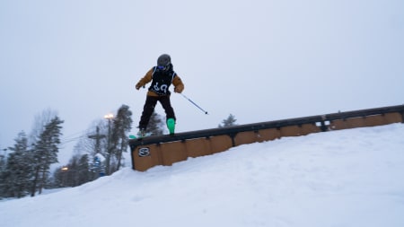 NORGESCUP: Eirik Sæterøy gikk helt til topps etter godt gjennomført run på rails og hopp. Foto: Espen Thomassen