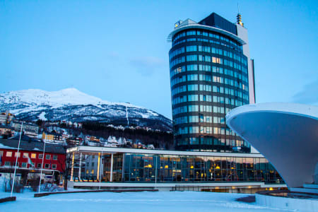 I ett år har Rica Hotel Narvik stått som ett nytt landemerke i sentrum. Foto: Simen Berg