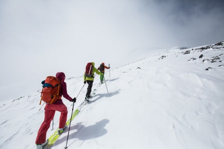 Turen opp til Galdhøpiggen fra Spiterstulen. Norges høyeste fjell byr faktisk på eminent skikjøring. Foto: Christian Nerdrum