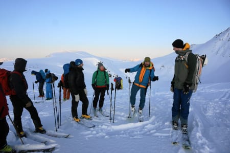 Markus deler også kunnskap, evt viser hvordan man kan danse på ski? – Foto: Kjetil M. Samuelsen
