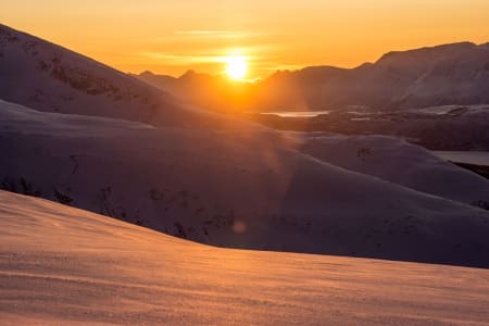 Midt på dagen i slutten av januar i Lyngen – Foto: Ptor Spricenieks