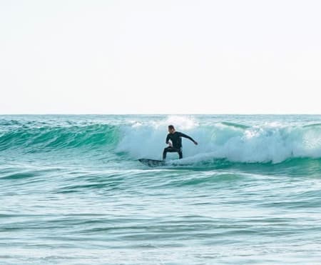 HEY SOMMER: Skal du på Sup & Stup i Lillesand i helga? Det skal Klaus Finne også. Her fra en tidligere tur i sommer, til Hossegor i Frankrike. Foto: Torkel brekke