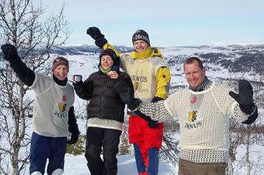 STJERNER: Fra venstre: Eirik Braathen (nummer to), Linda Svorken (vinner i dameklassen), Jonas Rønning (vinner i herreklassen) og Trond Wulfsberg (nummer tre).