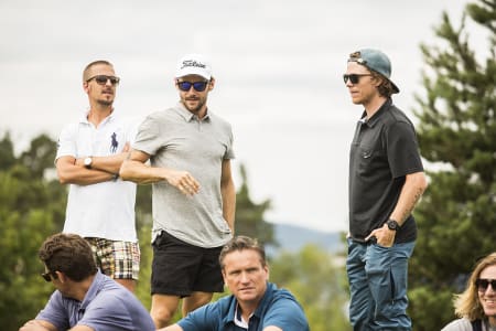 DJ, beachvolley og snowboard. Kjendistungt i Kragerø med Thomas Gullestad, Jan Kvalheim og Torstein Horgmo.