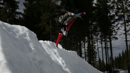 FLINK: Danny Larsen er slett ikke bortreist selv om han har ski på beina.