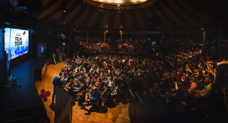 HØYDEPUNKT: Fri Flyt Film Tour-stoppen i Trondheim er alltid et av turneens høydepunkt, og tirsdag denne uka var slett ikke noe unntak. Foto: Torbjørn Buvarp