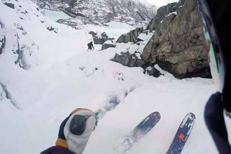 STRANDA: Kaj Zackrisson er i Stranda i den nye episoden. Foto: Skjermdump