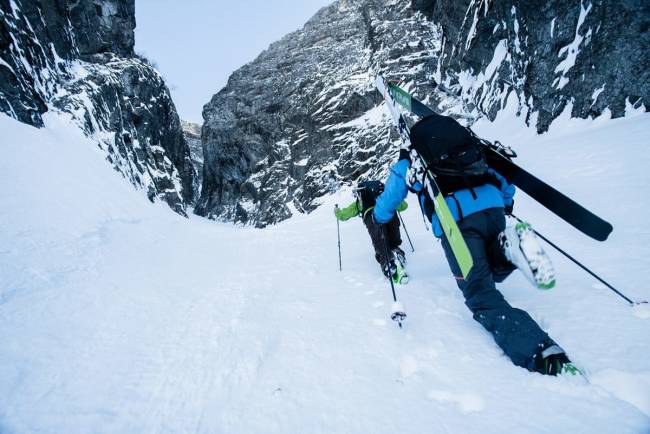 MILLOM BAKKAR OG BERG: Nå kan du se hele filmen gratis. Foto: Matias Myklebust