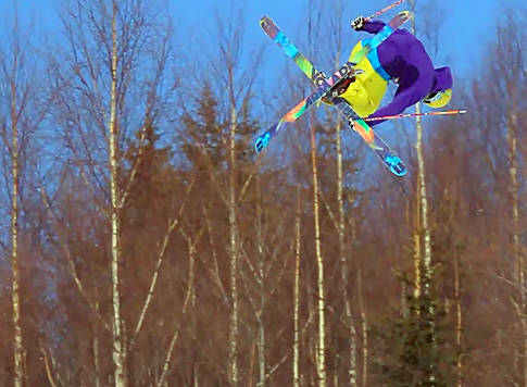 FLINKE GUTTER: Gutta i Crystal media har fått med seg både flinke kjørere og helikopter i filmen sin.