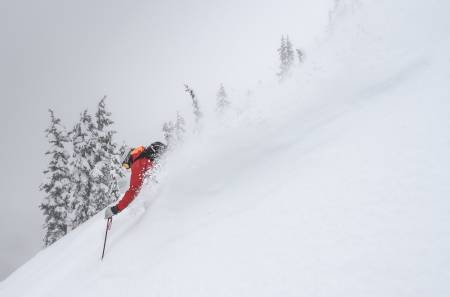 PUDDERGARANTI: At reisen til Canada er ganske lang og prisen på heliskiing er ganske høy, glemmer du ganske kjapt når forhold som disse varer en uke. Med daglig påfyll og høydemetergaranti