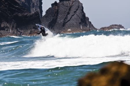 SOMMERSURF: En typisk sommerdag for Joackim Petersen Guichard i Sagres. Foto: Christian Nerdrum