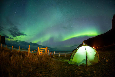 Nordlyset gjorde det lille ekstra. Foto: Mats Grimsæth