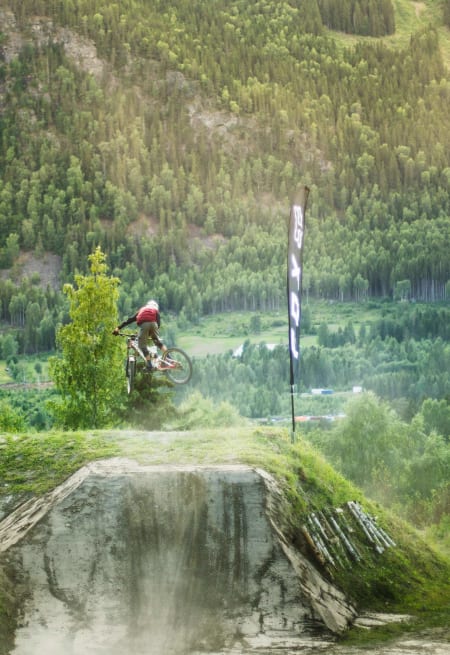 Anir Bråten er en ung og svært lovende freeride syklist