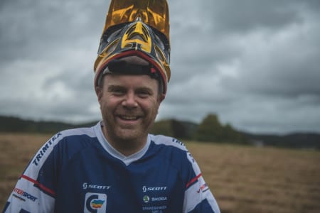 GUDFAR: Øyvind Østvedt har vært med å lage til sykling i Tveit skisenter siden 2002.