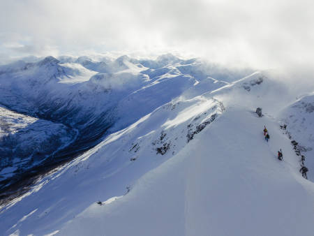 SUNNDAL: Utsikten fra toppen av Litjgladnebba (1446 moh) er relativt upåklagelig. Bilde: Christian Nerdrum