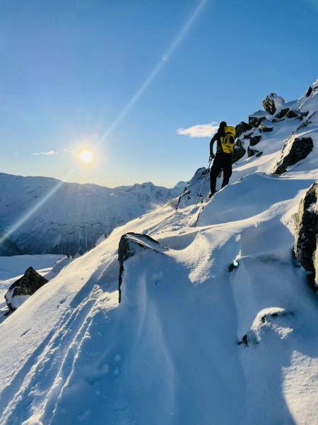 Starten på ryggen hvor vi spiste lunsj og tok skiene på sekken. Foto: Simen Enger