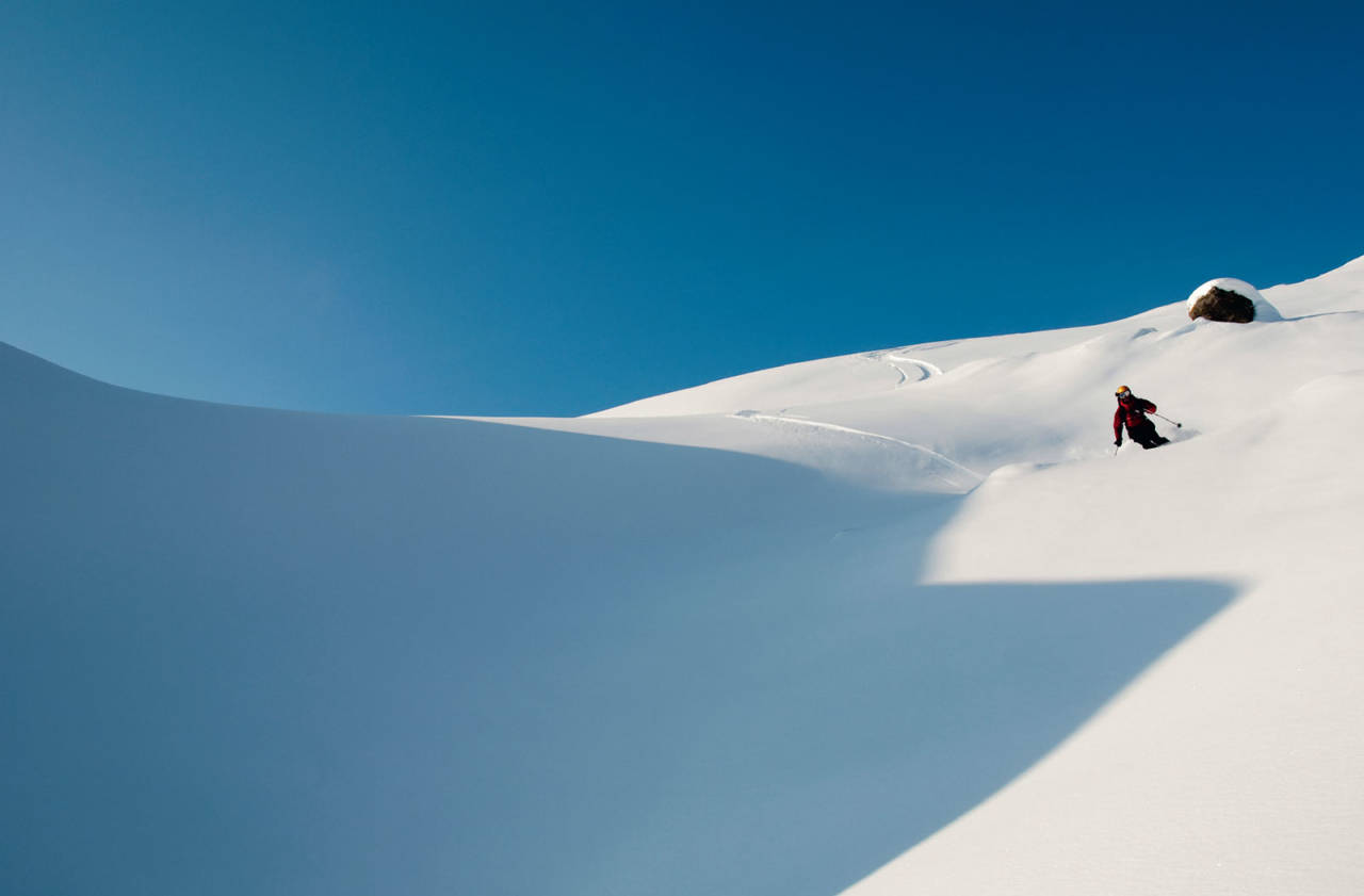 Ned den fyrste bratta frå toppen av Grøndalseggi.Foto: Bjørnar Bjørhusdal. / Toppturar i Sogn.