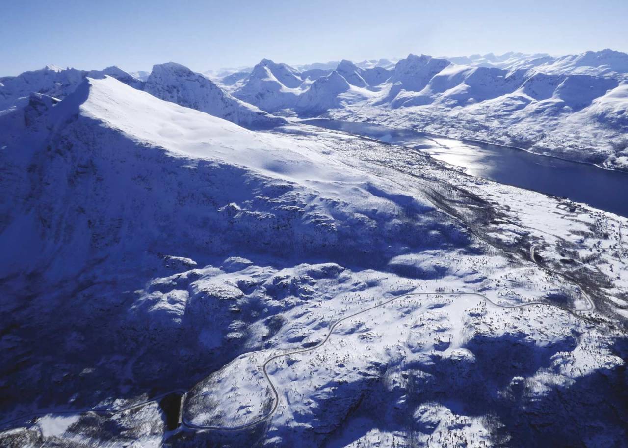 Klåptinden 998 moh fra Toppturer rundt Harstad