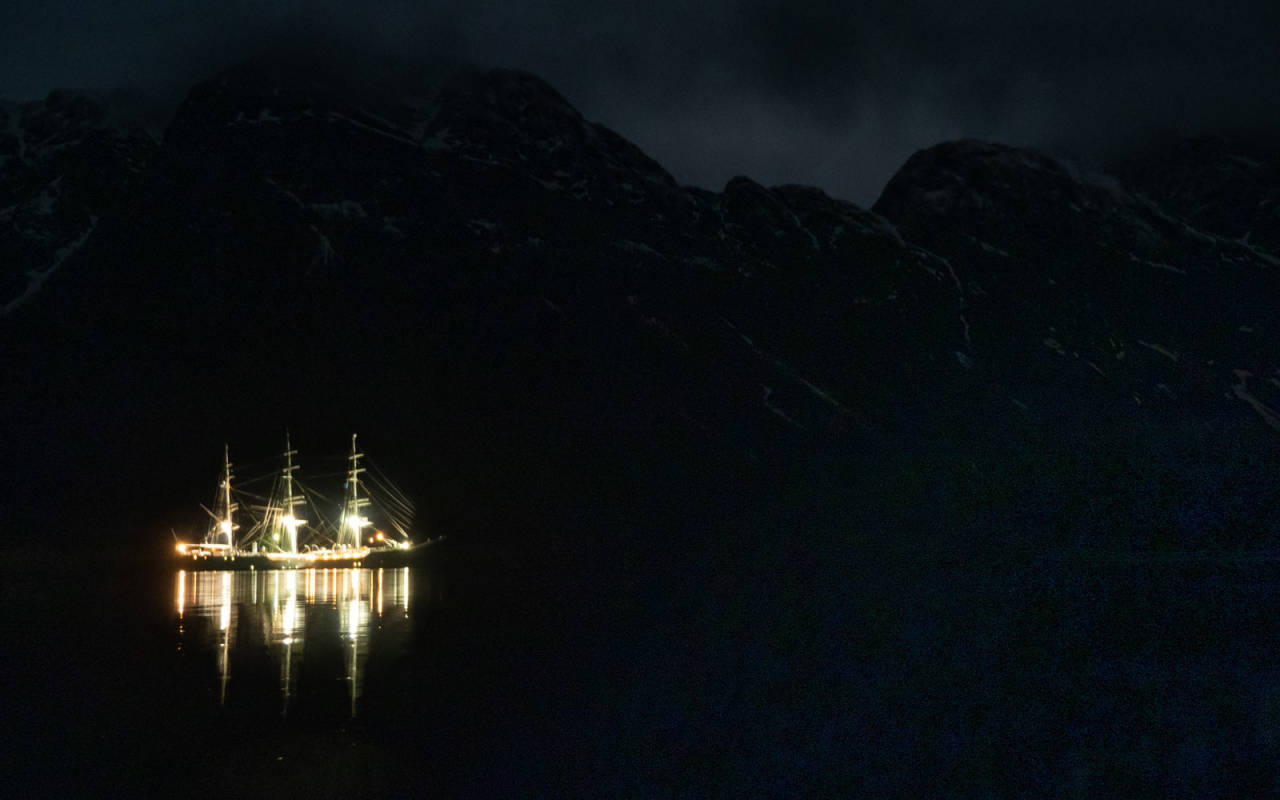 AN-SEIL: Anmarsj? Den tar vi per båt. Foto: Timme Ellingjord