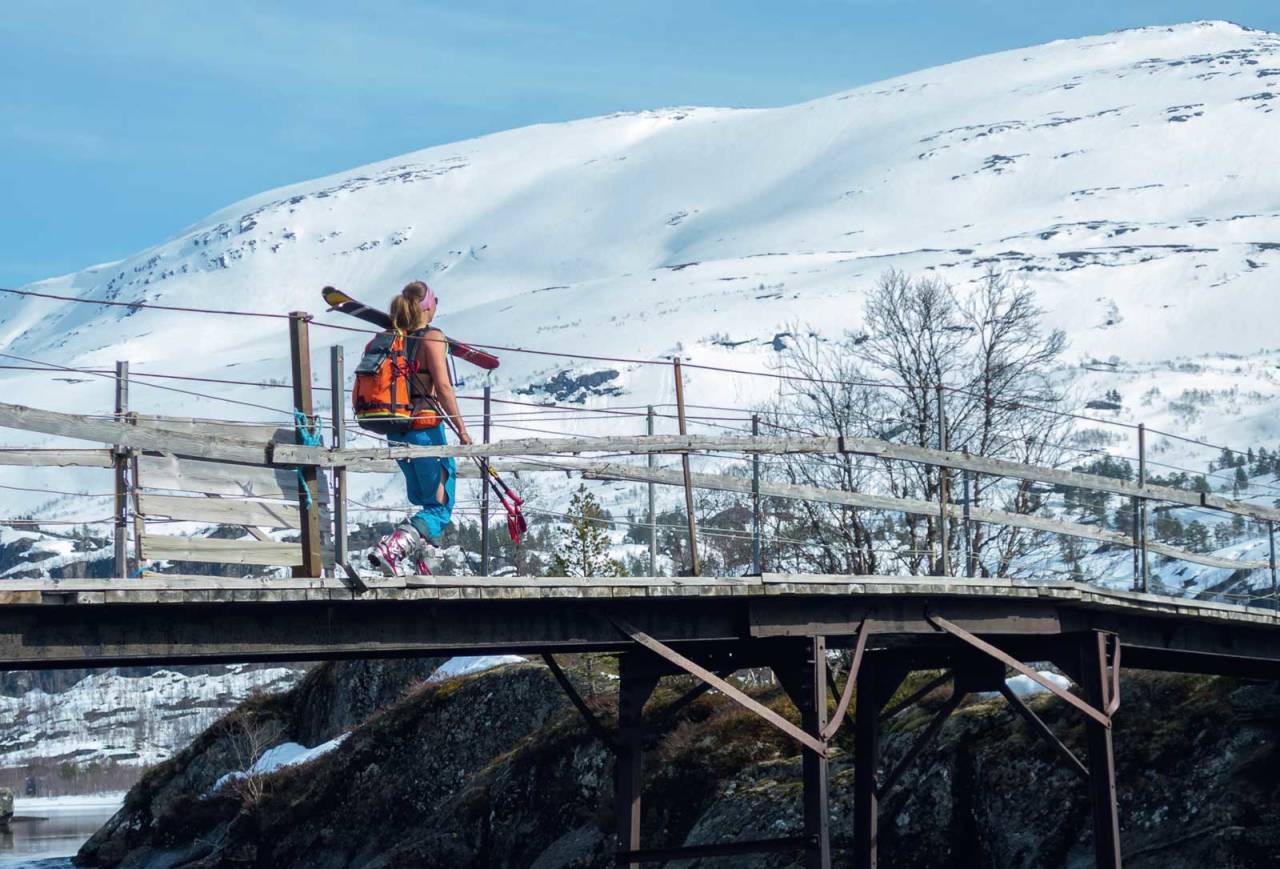 Søre Krossfonnutens hvite flanker i bildets bakgrunn er målet for Ida Sollie. Foto: Lars Storheim