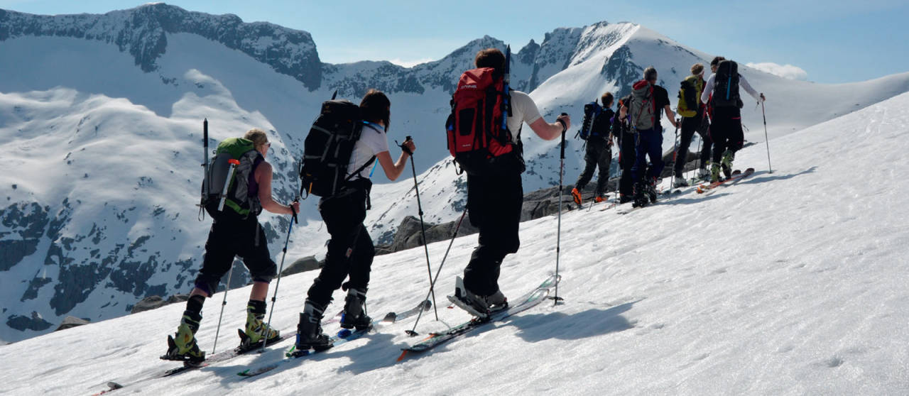 Omnatind er populær på de fineste skidagene. Foto: Sandra Lappegard. / Toppturer i Sørvest