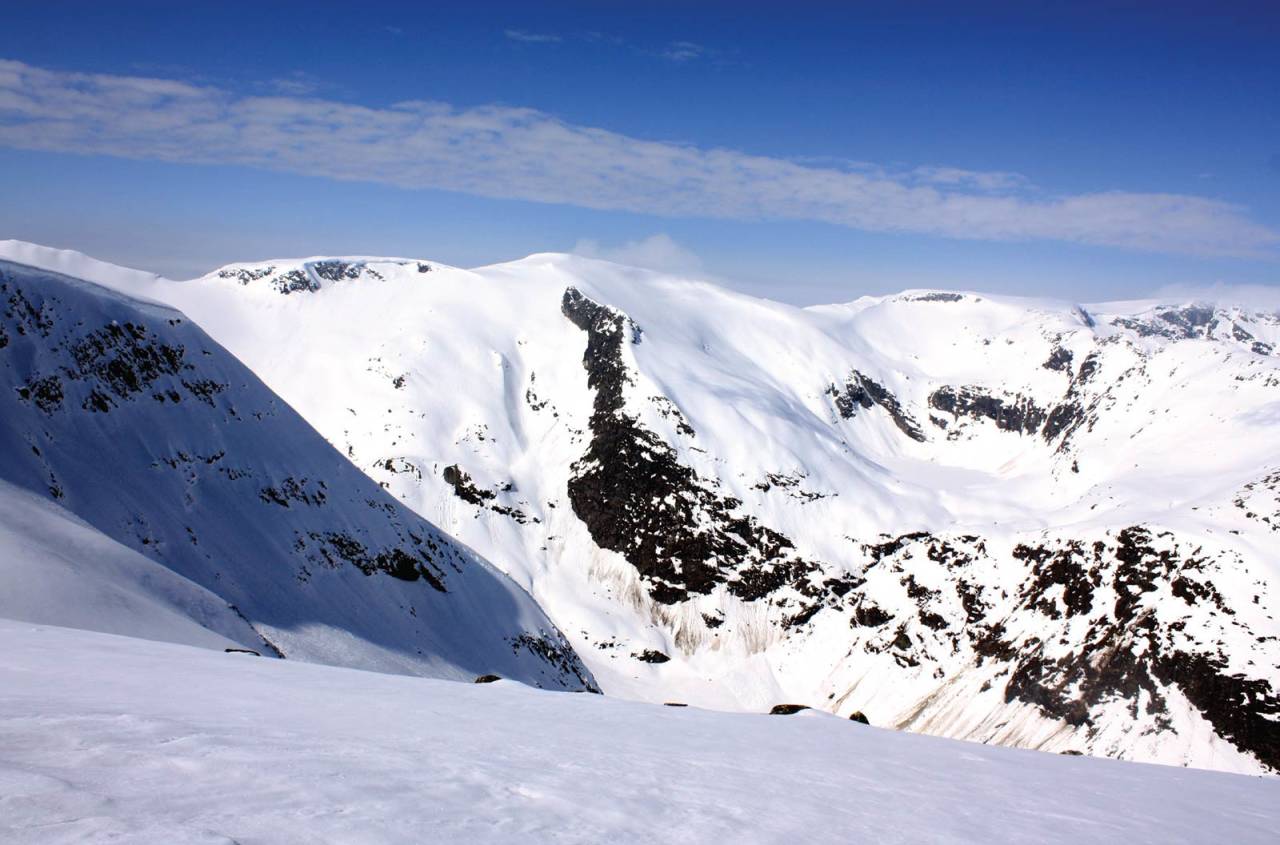 Gunvordalsbreen og Styggebotn frå søraust. / Toppturar i Sogn.