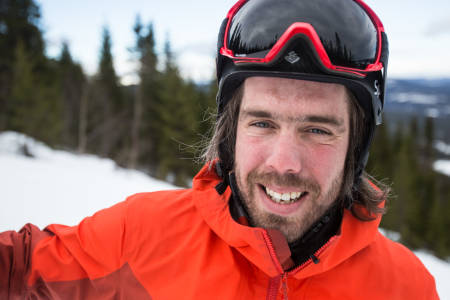 SVARER: Programleder Eirik Finseth tar opp problemene til Fri Flyt sine lesere i denne episoden av Den perfekte svingen. Bilde: Christian Nerdrum